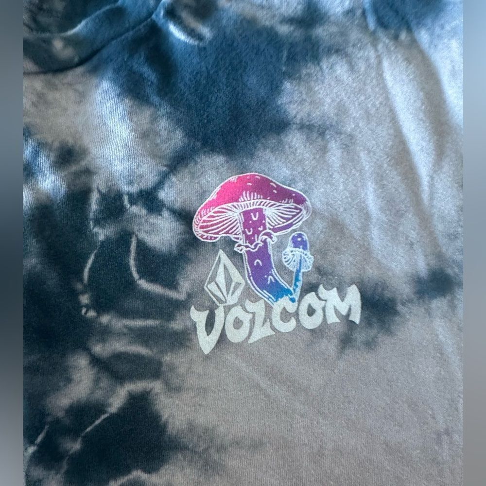Volcom Size L Euc - image 1